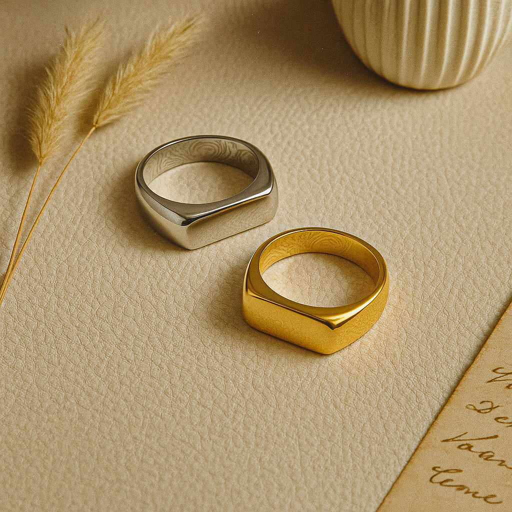 Sceau Signet Ring – Silver Finish