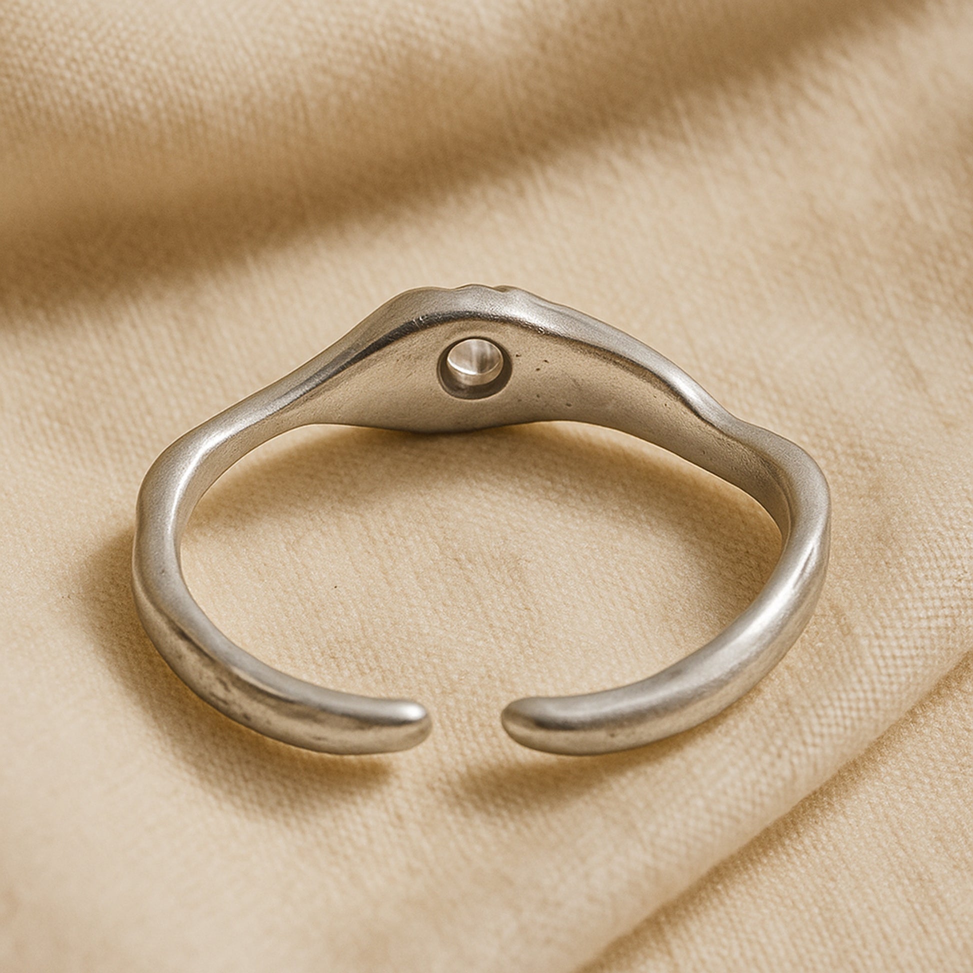 Lumière Geometric Ring – Sterling Silver Finish
