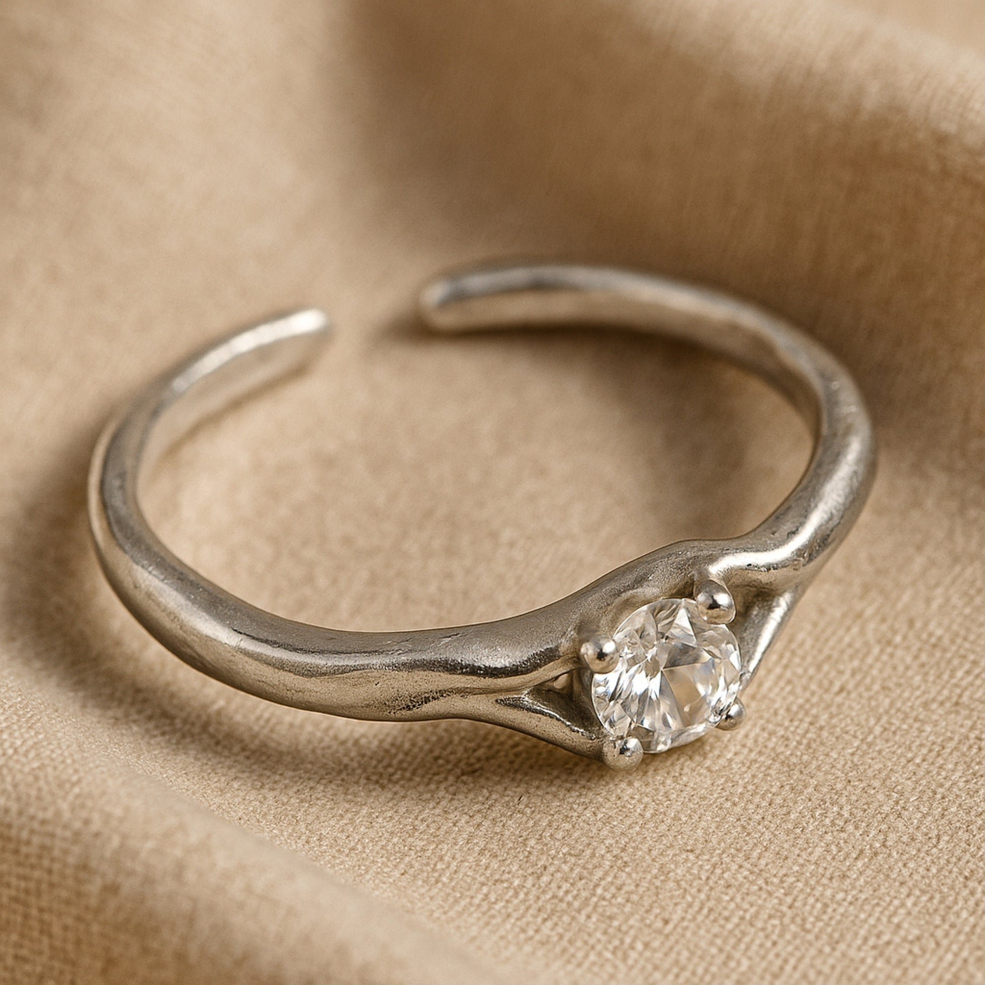 Lumière Geometric Ring – Sterling Silver Finish