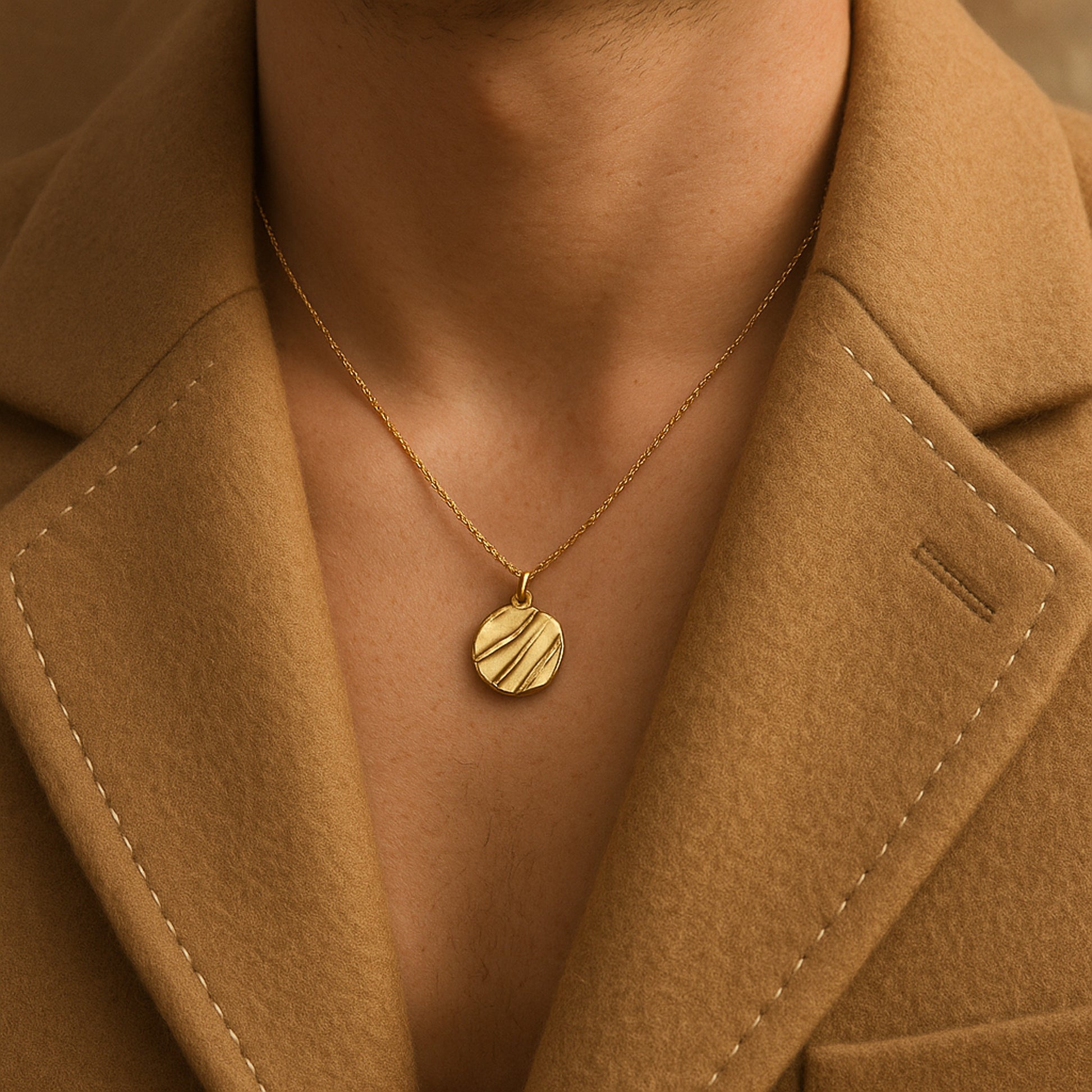 Rivière Pendant Necklace – Gold Finish